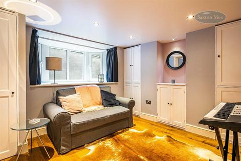 153 Springvale Road, Sheffield, S6 3NT