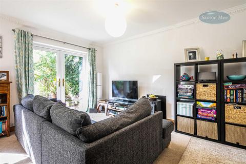 101 Carr Road, Sheffield, S6 2WY