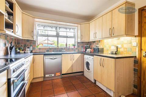 101 Carr Road, Sheffield, S6 2WY
