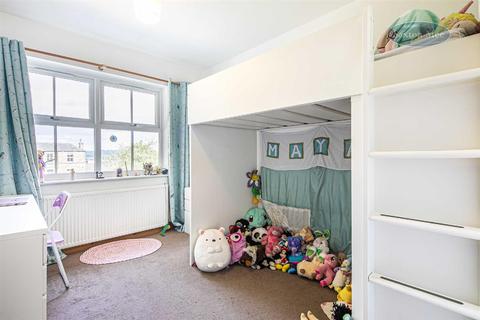 101 Carr Road, Sheffield, S6 2WY