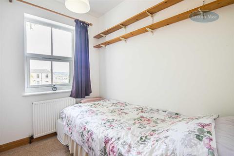 101 Carr Road, Sheffield, S6 2WY
