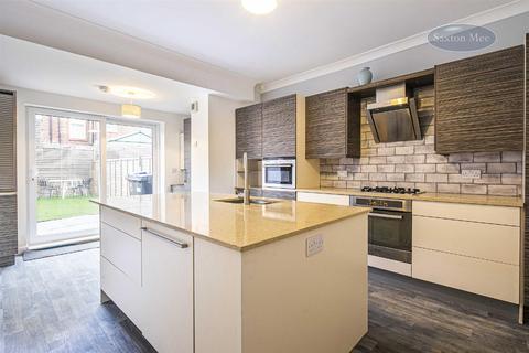 52 Fielding Road, Sheffield, S6 1SE