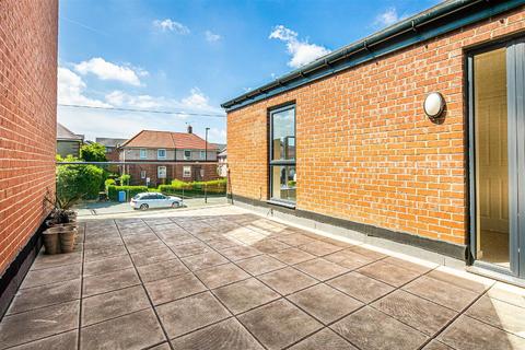 96 Buchanan Road, Sheffield, S5 8AN
