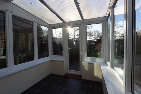 27 Arnold Avenue, Gonerby Hill Foot, Grantham, NG31 8HN
