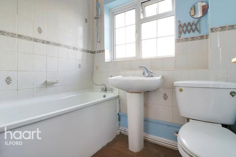 17 Lancaster Place, Ilford, IG1 2XH