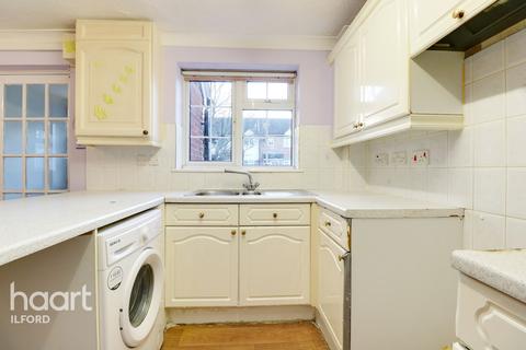 17 Lancaster Place, Ilford, IG1 2XH