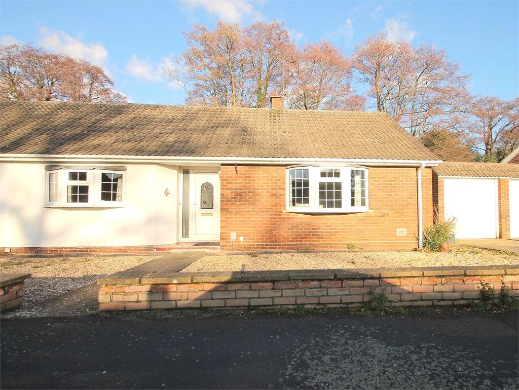 Newfield Avenue, Farnborough, Hampshire, UK, GU14 2 bed bungalow £350,000