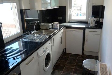 2 bedroom flat to rent, High Street, Lossiemouth