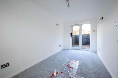 35 Palmerston Drive, Exeter, EX4 2JA