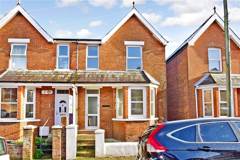 Tennyson Road, Cowes, Isle of Wight 3 bed semidetached house £190,000