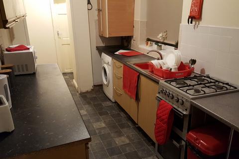 1 bedroom in a house share to rent, Room 4, Highbury Rd Kings Heath, B14 7QW