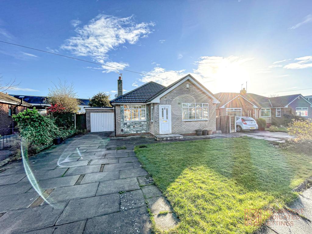 Vicars Hall Gardens, Boothstown, Manchester, M28 2 bed bungalow £850