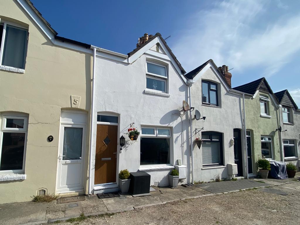 Browns Crescent, Chickerell, Weymouth 2 bed terraced house for sale £