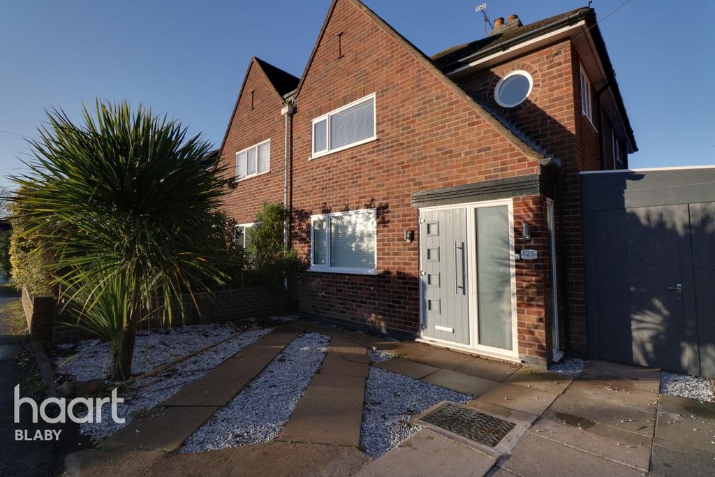 Lutterworth Road, Blaby 3 bed semidetached house £295,000