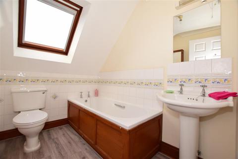 7 Claridge Mews, Hythe, CT21 5BQ