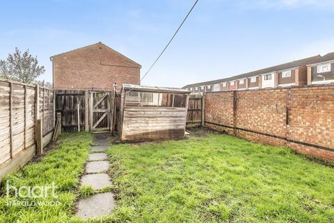 3 Launceston Close, Romford, RM3 8HQ