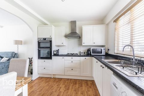 3 Launceston Close, Romford, RM3 8HQ