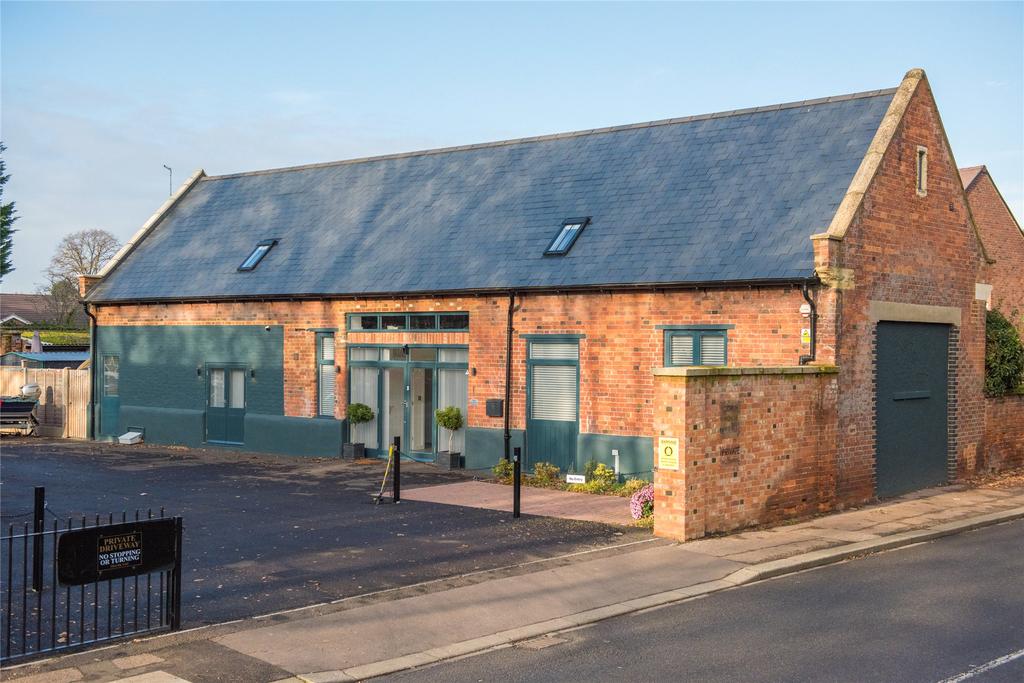 Coach House Mews, Goldington, Bedford, Bedfordshire, MK41 4 bed barn
