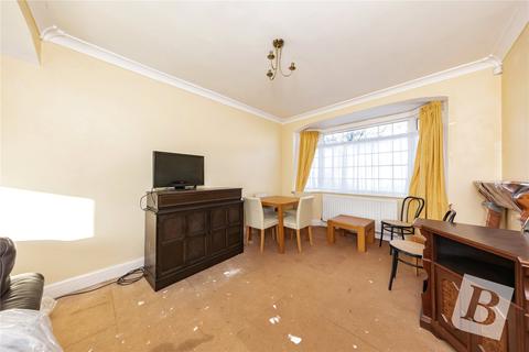 6 Benets Road, Hornchurch, RM11 3PS