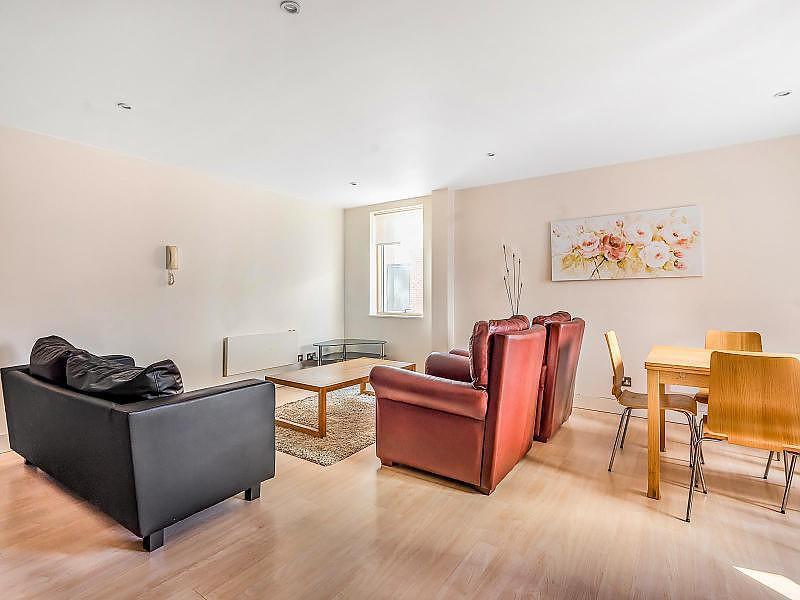 Living room 1b