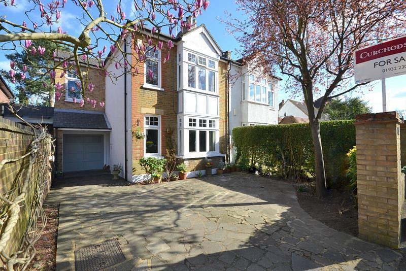 Broadlands Avenue, Shepperton, TW17 4 bed semidetached house £925,000