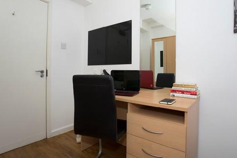 1 bedroom in a flat share to rent - 101 Lower Road