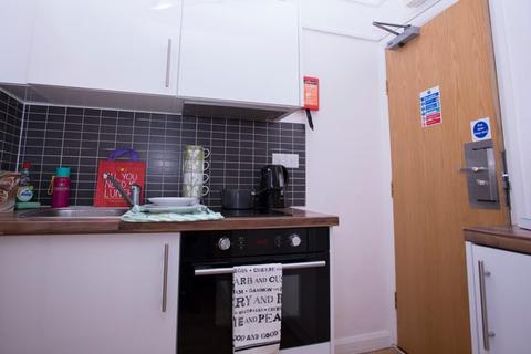 1 bedroom in a flat share to rent - 190 Kensal Road