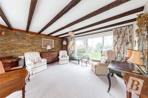 12 Flowerhill Way, Istead Rise, Gravesend, DA13 9DG