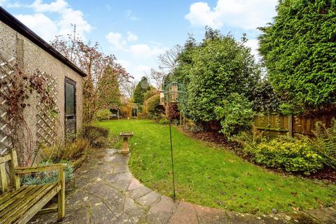 15 Bakewell Way, New Malden, KT3 3UY