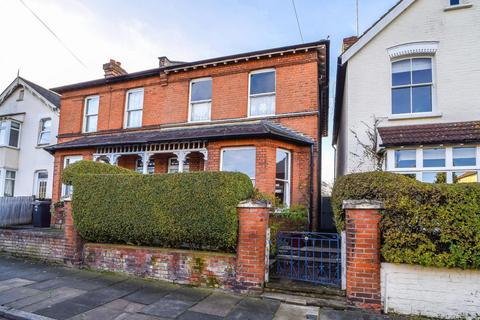 16 Montem Road, New Malden, KT3 3QW