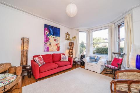 16 Montem Road, New Malden, KT3 3QW