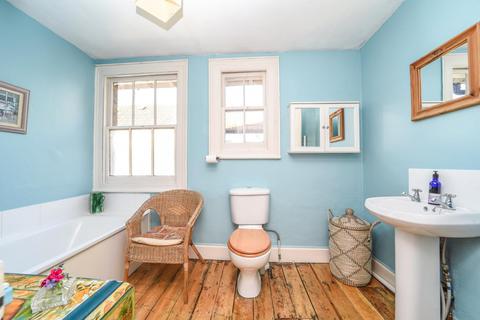 16 Montem Road, New Malden, KT3 3QW
