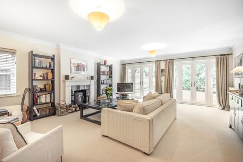 48 Gaviots Way, Gerrards Cross, SL9 7DX
