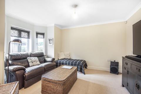 48 Gaviots Way, Gerrards Cross, SL9 7DX