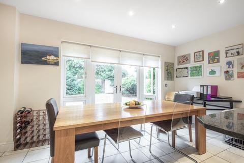 48 Gaviots Way, Gerrards Cross, SL9 7DX