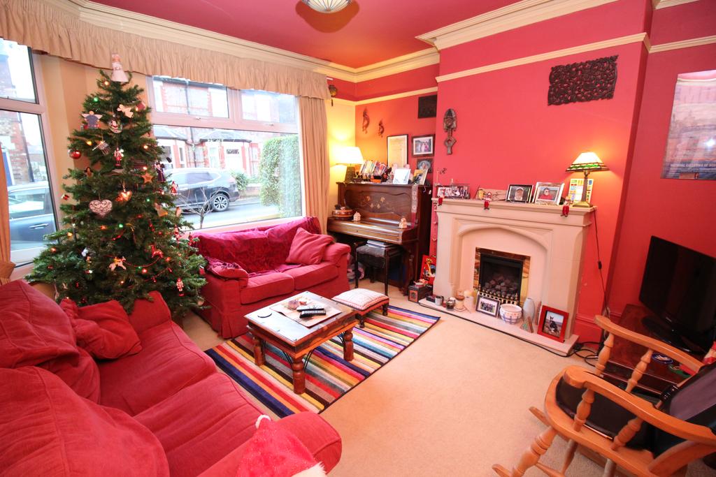 Alderley Road, Flixton 3 bed semidetached house £245,000