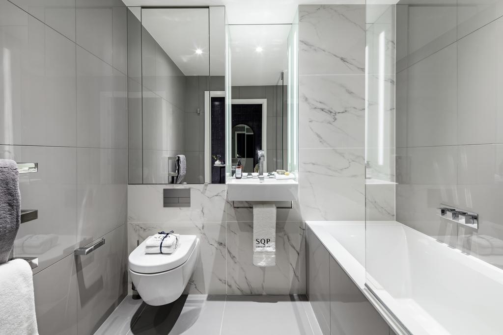 Vb1607912 27770 ab south quay plaza 1502 11.jpg