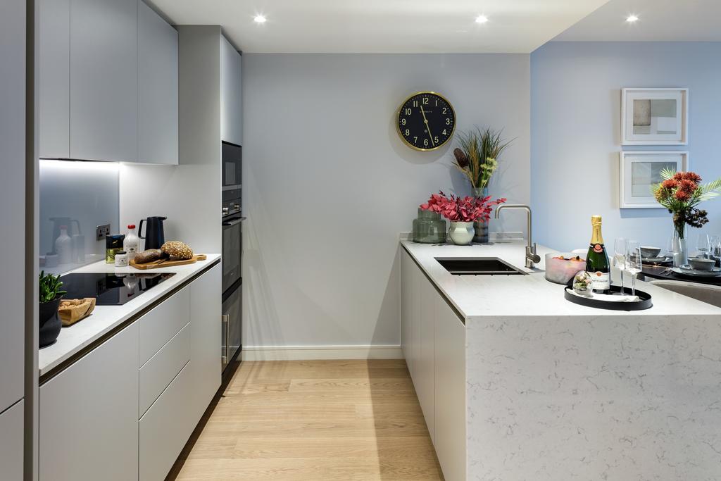 Vb1607906 27770 ab south quay plaza 1502 05.jpg