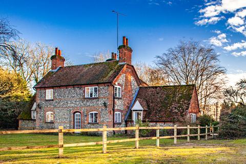 Apple Tree Cottage Pangbourne Road, Upper Basildon, Reading, RG8 8LN