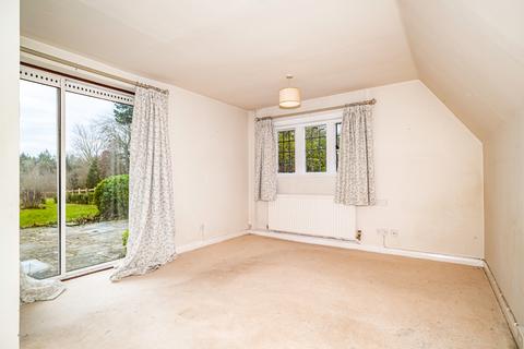 Apple Tree Cottage Pangbourne Road, Upper Basildon, Reading, RG8 8LN