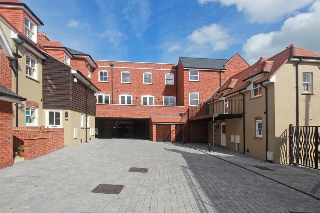 Wick Lane, Christchurch, BH23 2 bed apartment £294,000