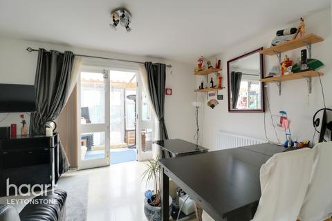 71 Corn Way, London, E11 4YE