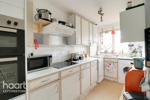 71 Corn Way, London, E11 4YE
