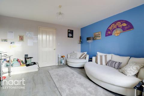 71 Corn Way, London, E11 4YE