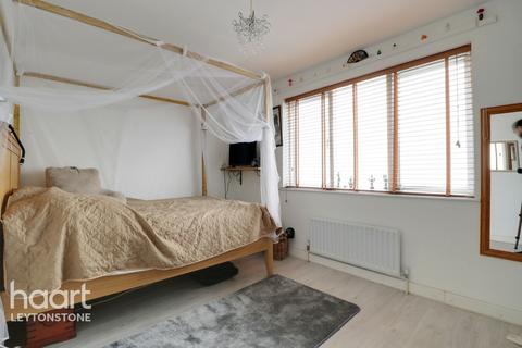 71 Corn Way, London, E11 4YE