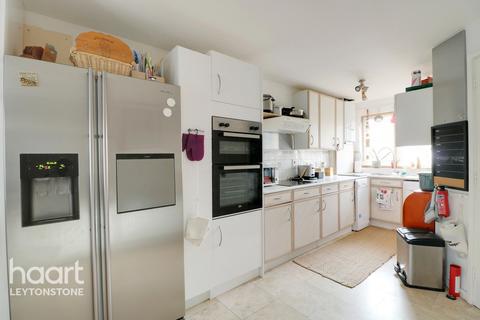 71 Corn Way, London, E11 4YE