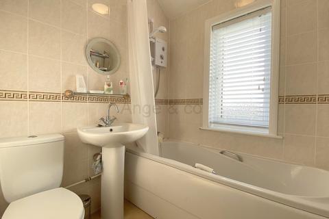 13 Durban Road, Lowestoft, NR33 0UH