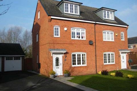 4 bedroom semi-detached house to rent, Bannister Grove, Winsford