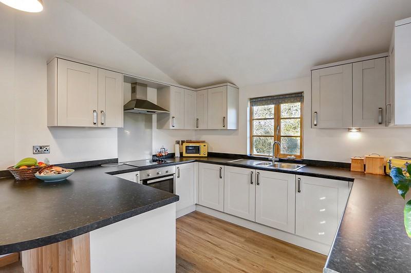 Wardens Lodge - Kitchen