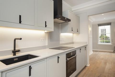 2 bedroom apartment to rent, Monmouth Street,  Seven Dials WC2